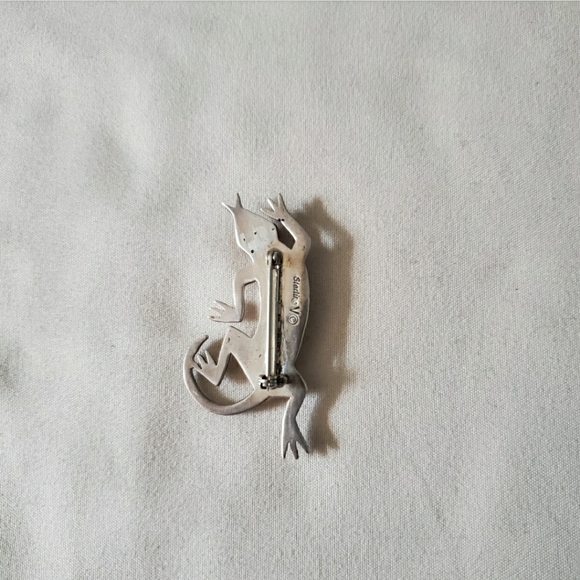 Native American Indian Opal Inlaid Sterling Silver Lizard Pin - Picture 2 of 2